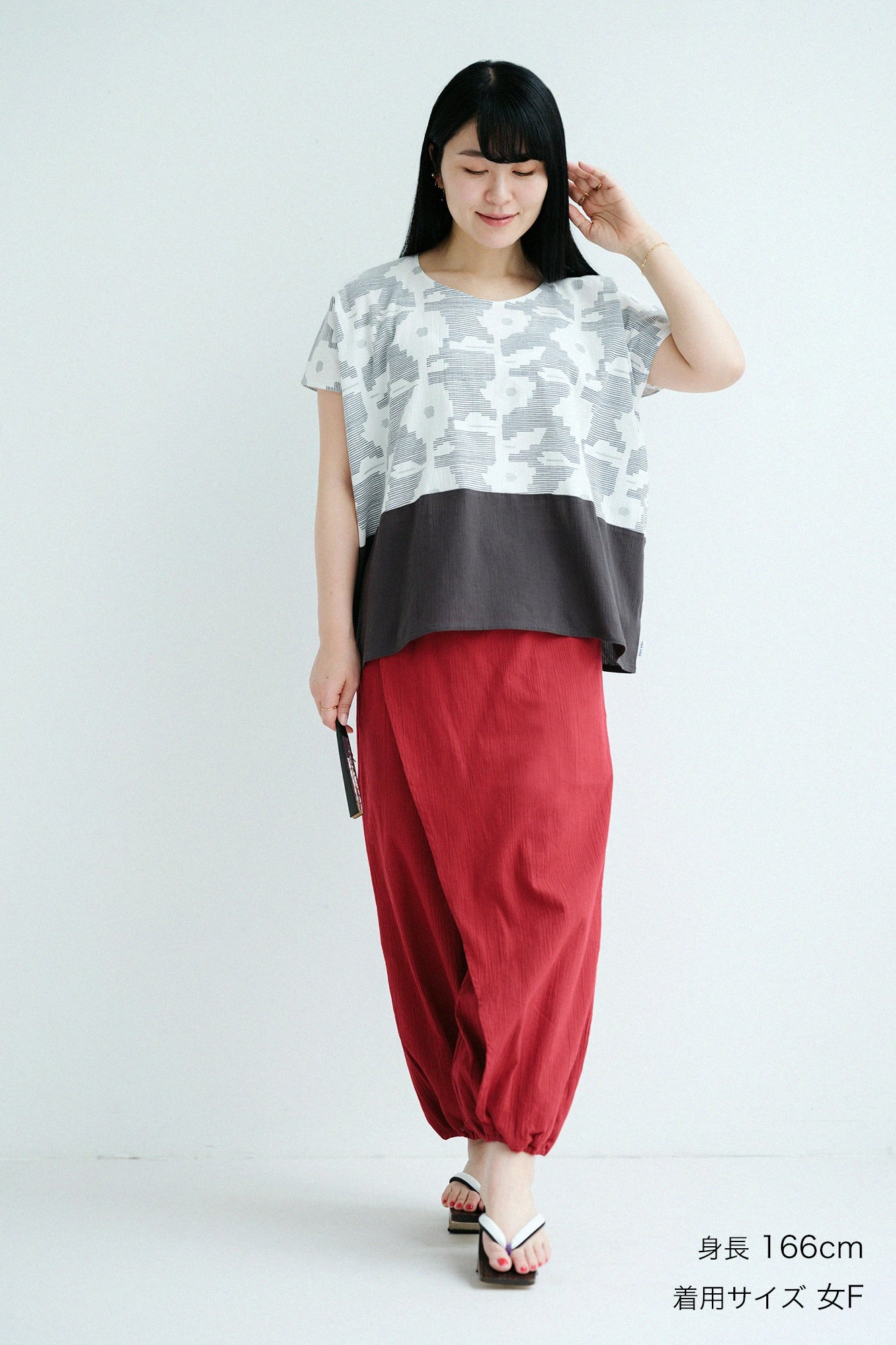 [Expédition prévue vers le 21 avril] Takashima Jiji 20/20 Robe carrée Kumi Motif épaule / Shijima x frêne foncé