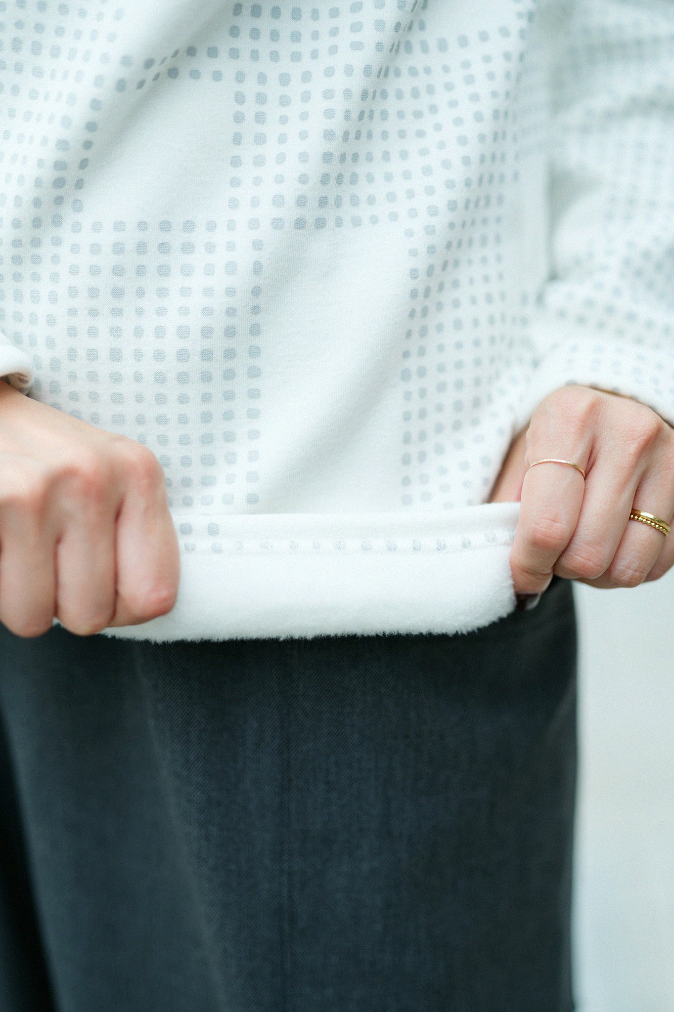 裏仿毛 高領上衣／影 白色