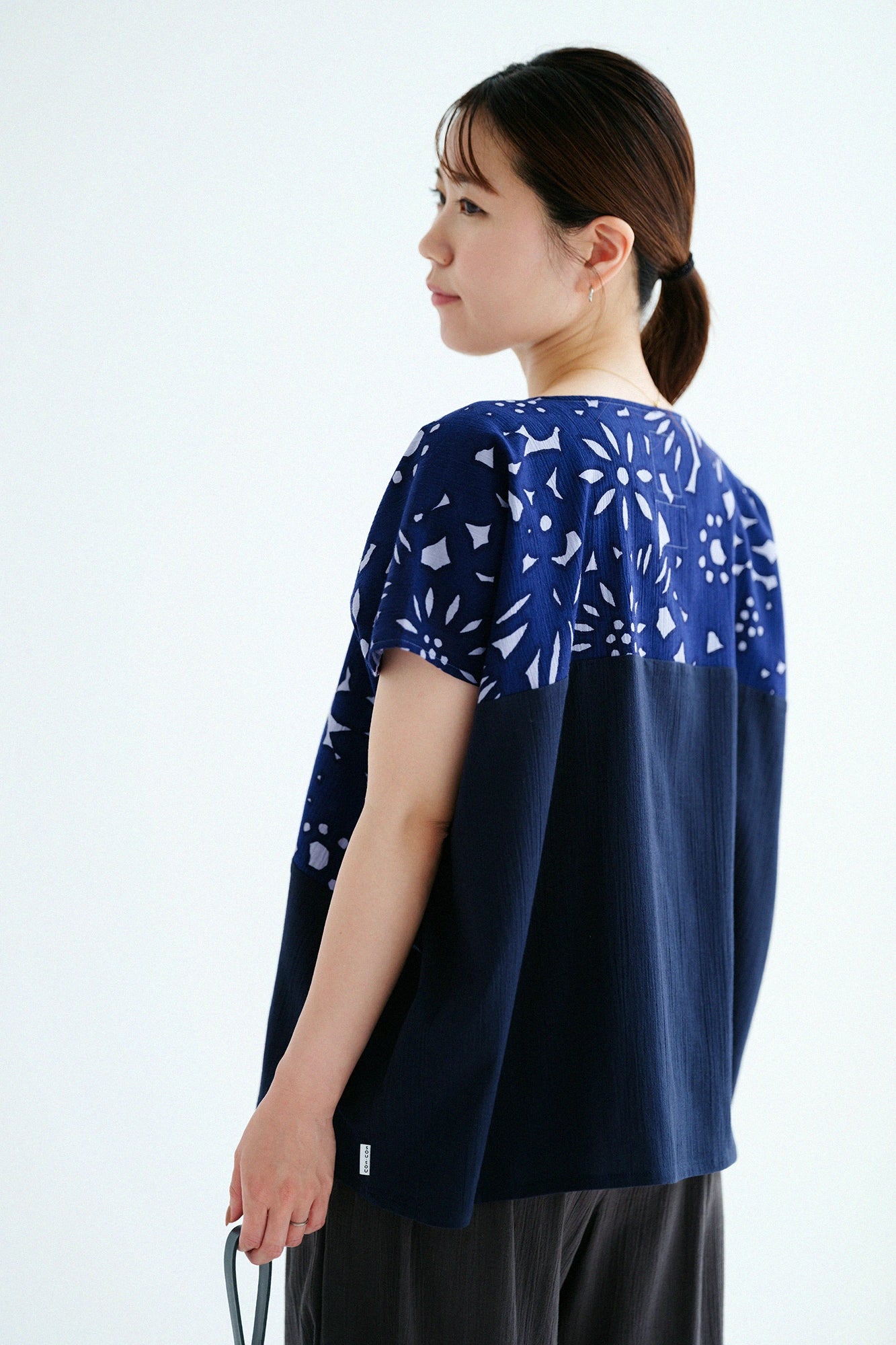 'Height:'158 cm,'WearsTaille : »Women F