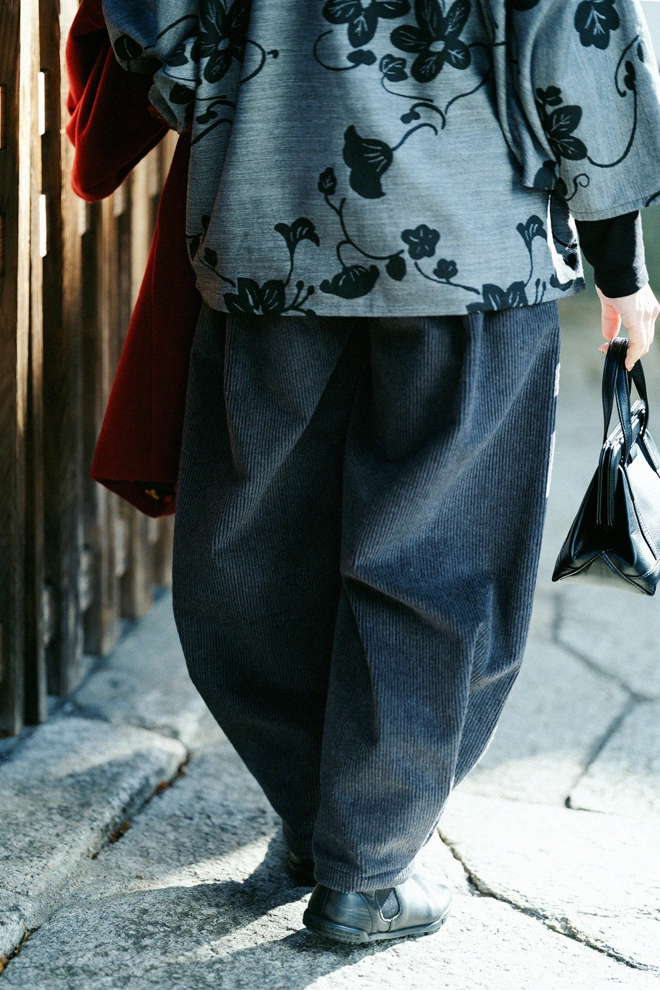 燈芯絨 畝 二褶 闊腿褲 蕾／灰墨色