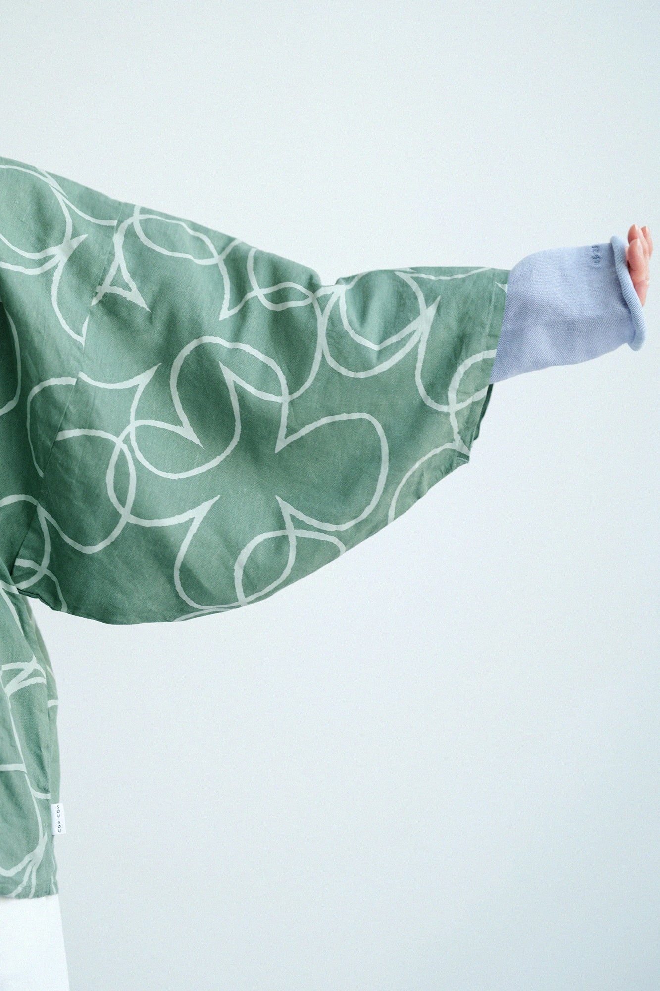 [Versand voraussichtlich um den 3. März herum] Quadratischer Naginata-Robe aus Leinen/Rayon/Happy Kusanagi