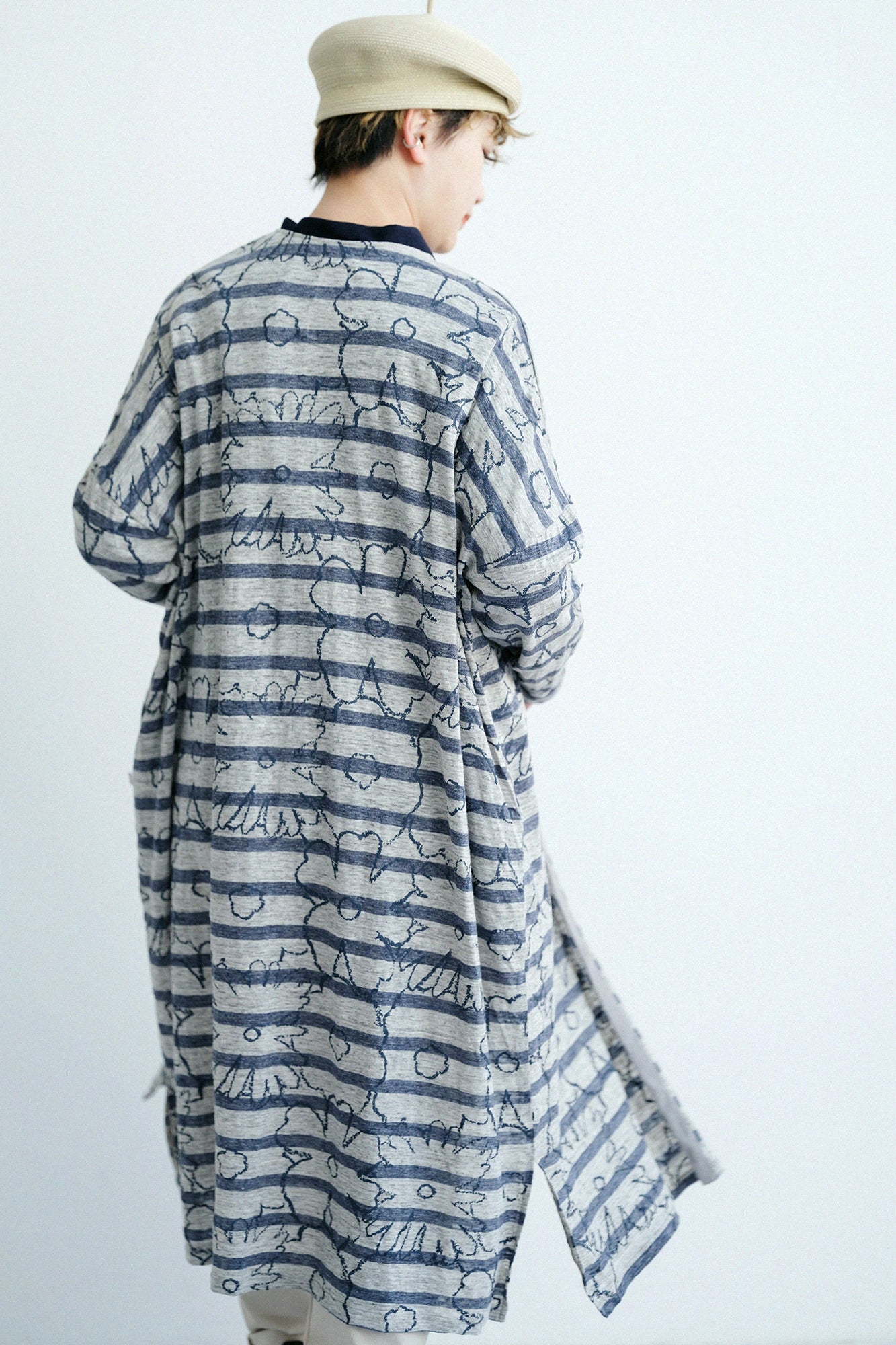 【3月17日頃発送予定】リネンボーダーニット Vネック ライトコート／おおらからくがき