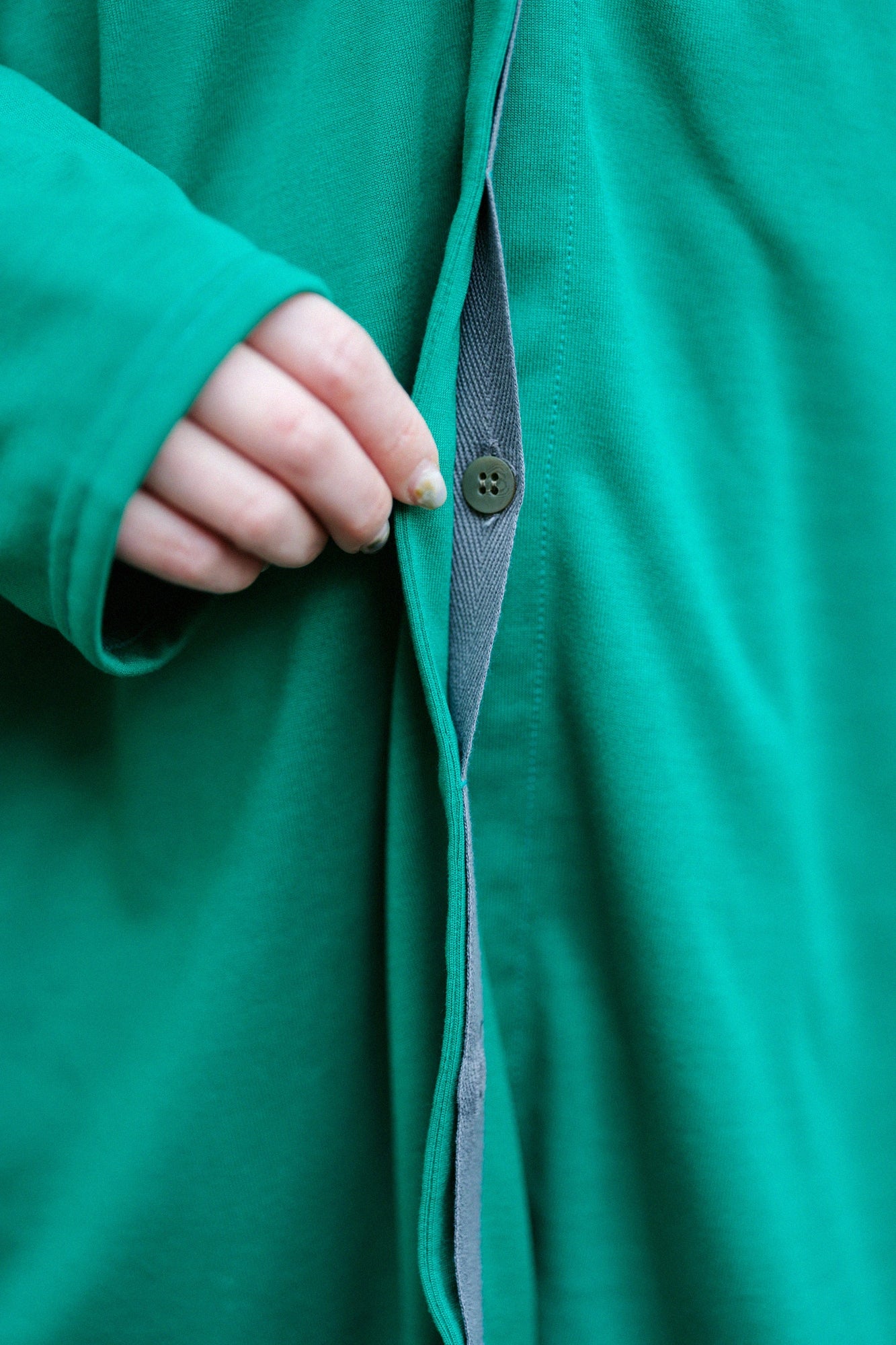 【Ships around 3/17】Parallel Yarn Jersey V-neck Light Tunic Coat / Green