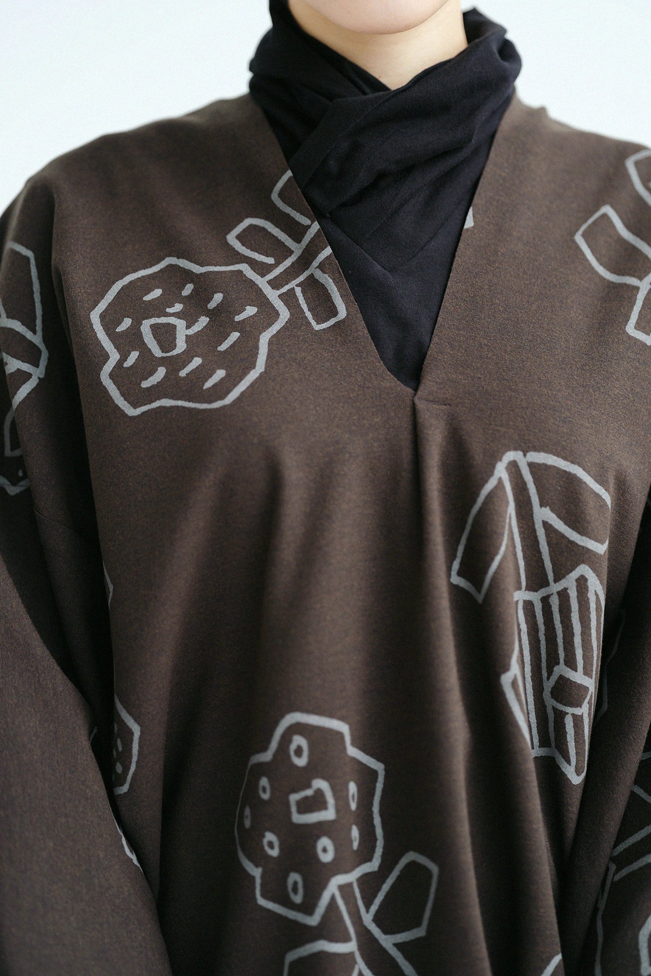 【Ships Ard 9/22】Double-knit V Neck Kimono Sleeve Kantoui Short／Flower Seedling Scattered Brown
