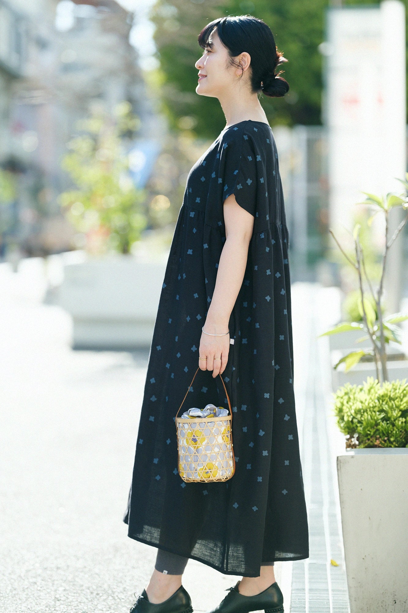 ま*子様 ☆完売 新品 SOU·SOU リネンリンクルワンピース 小花ちらし 麻 リネン リンクルワンピース／小花（こばな）ちらし ブラック