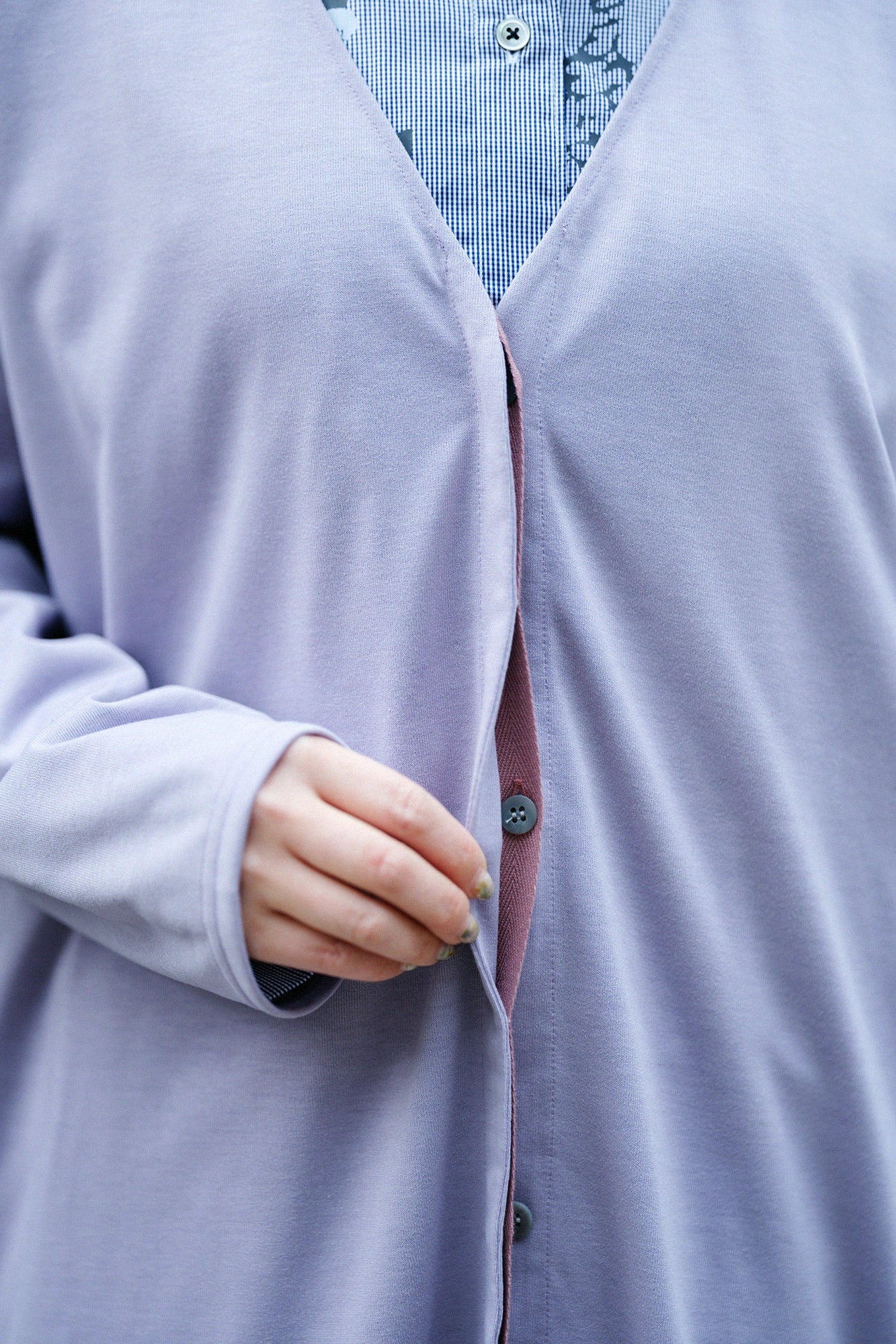 [Expédition prévue vers le 17 mars] Manteau tunique léger à col en V en jersey à fils parallèles/lilas