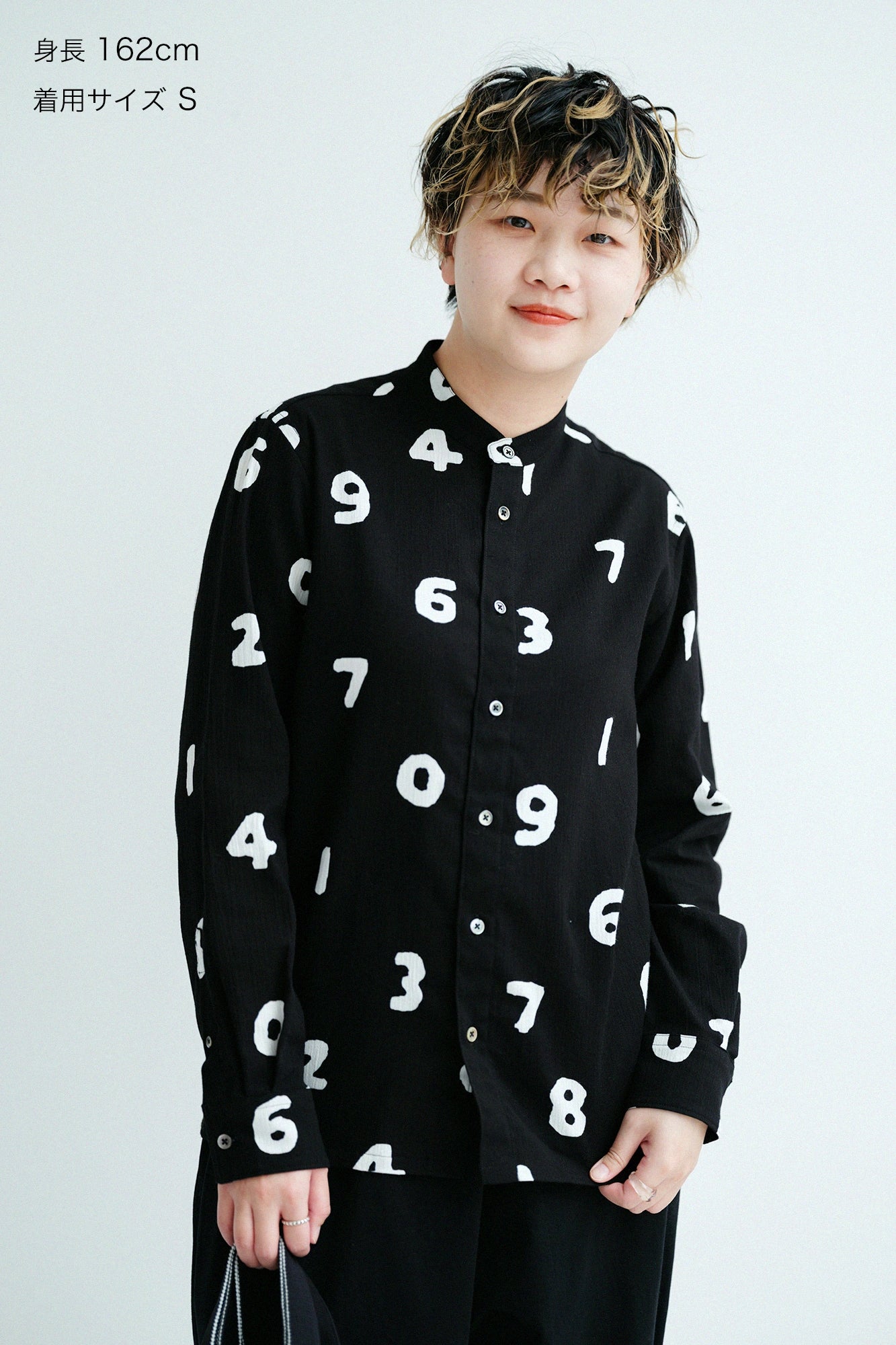 【3月17日頃発送予定】高島縮 20/20 スタンドカラーシャツSP 2.0／SO-SU-U 濡羽色（ぬればいろ）