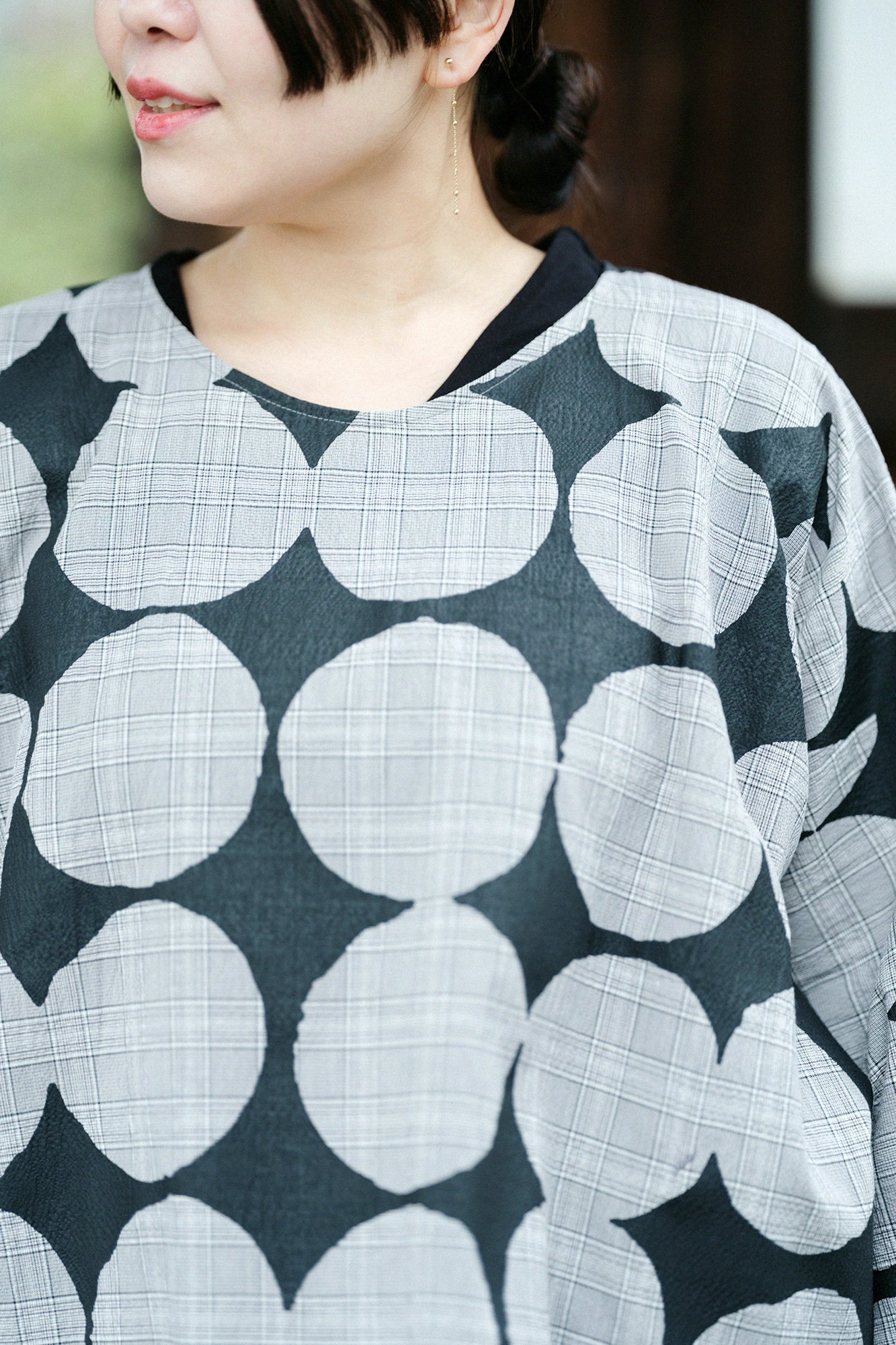 【Versand voraussichtlich ab 3. März】C/CM(R) Nagitashi-Kaku-i (四角iges Kleidungsstück mit Nagitashi-Muster) / Ohajiki Usuzumi-Kōshi (feines Gittermuster in hellem Tuschgrau) 