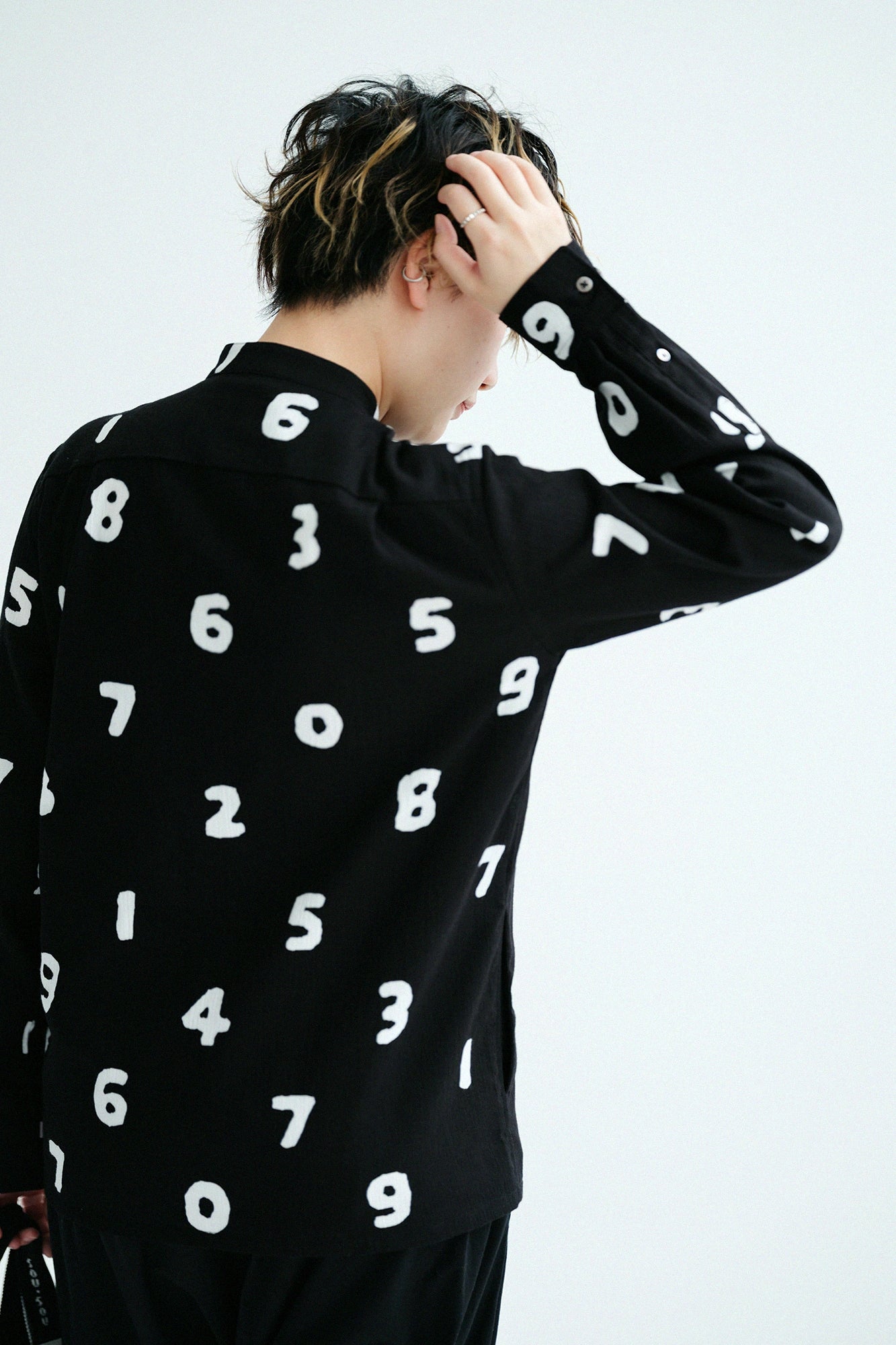 【3月17日頃発送予定】高島縮 20/20 スタンドカラーシャツSP 2.0／SO-SU-U 濡羽色（ぬればいろ）