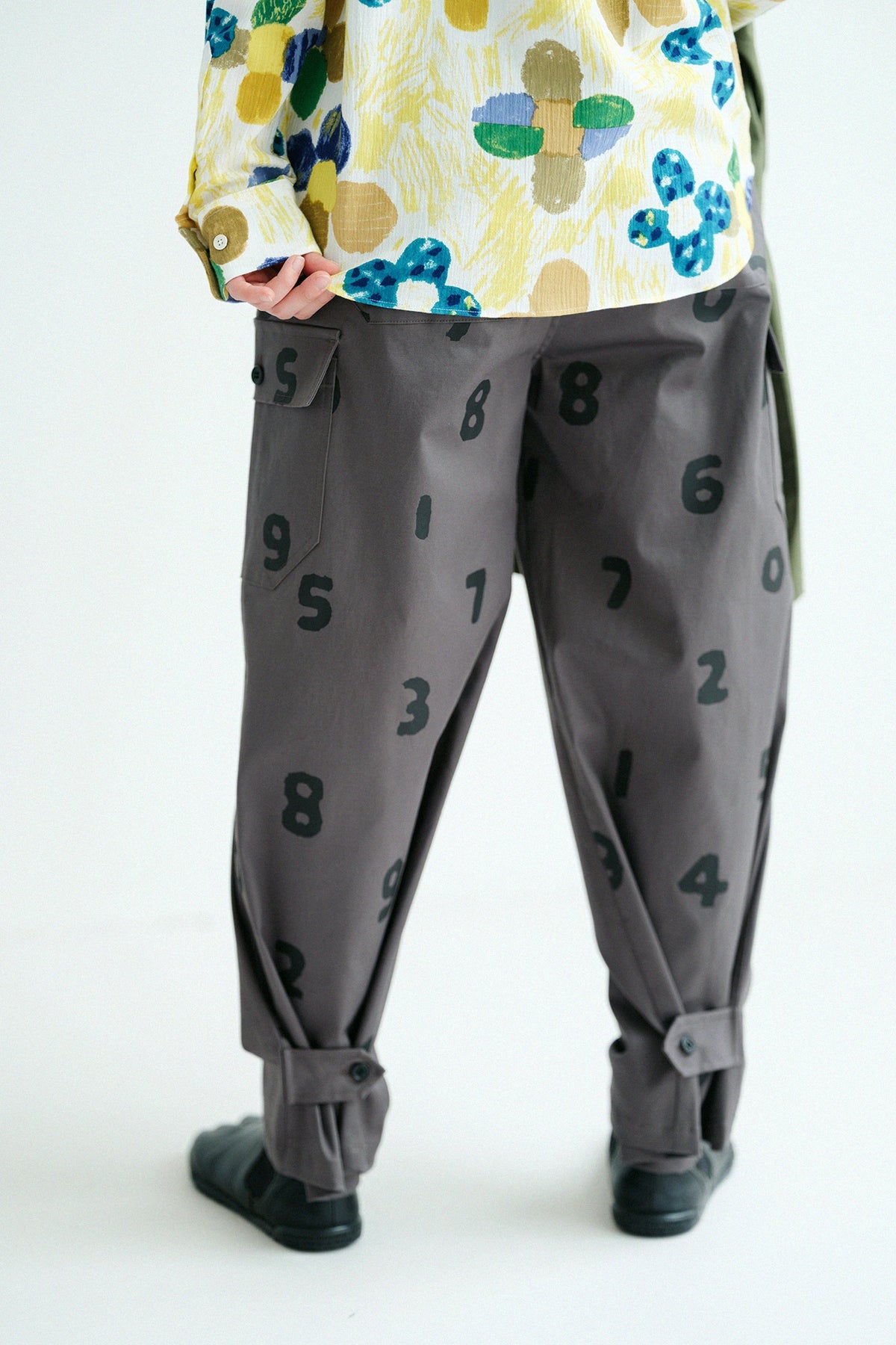  Stretch-Cargohose aus Chinostoff/StahlgrauSO-SU-U
