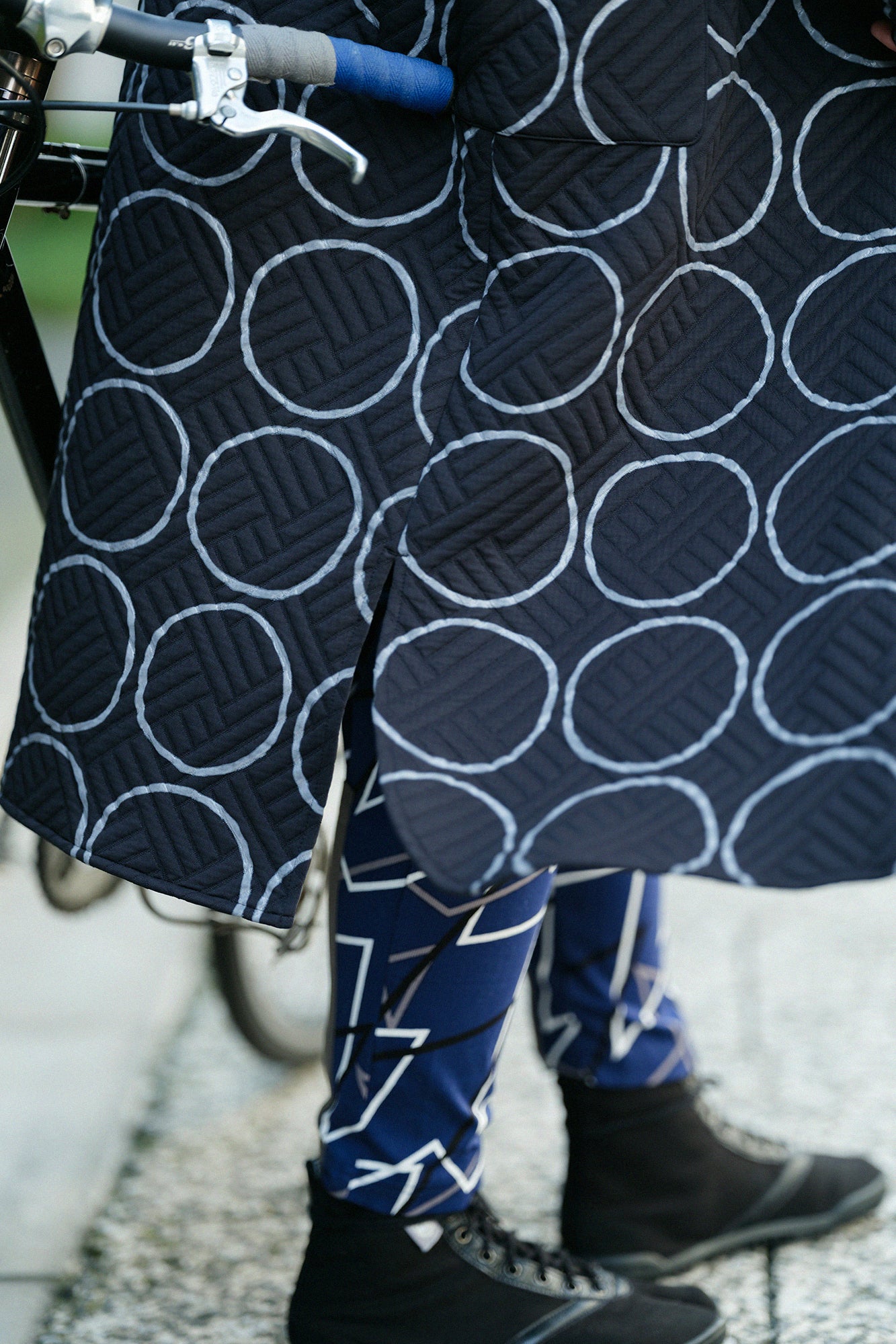 絎縫緹花  SANPO連身裙／排圈圈 黑色