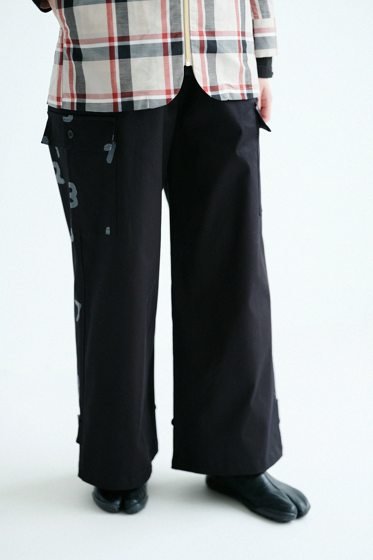 [Expédition prévue vers le 10 mars] Pantalon cargo en tissu chino stretch/Noir x SO-SU-U