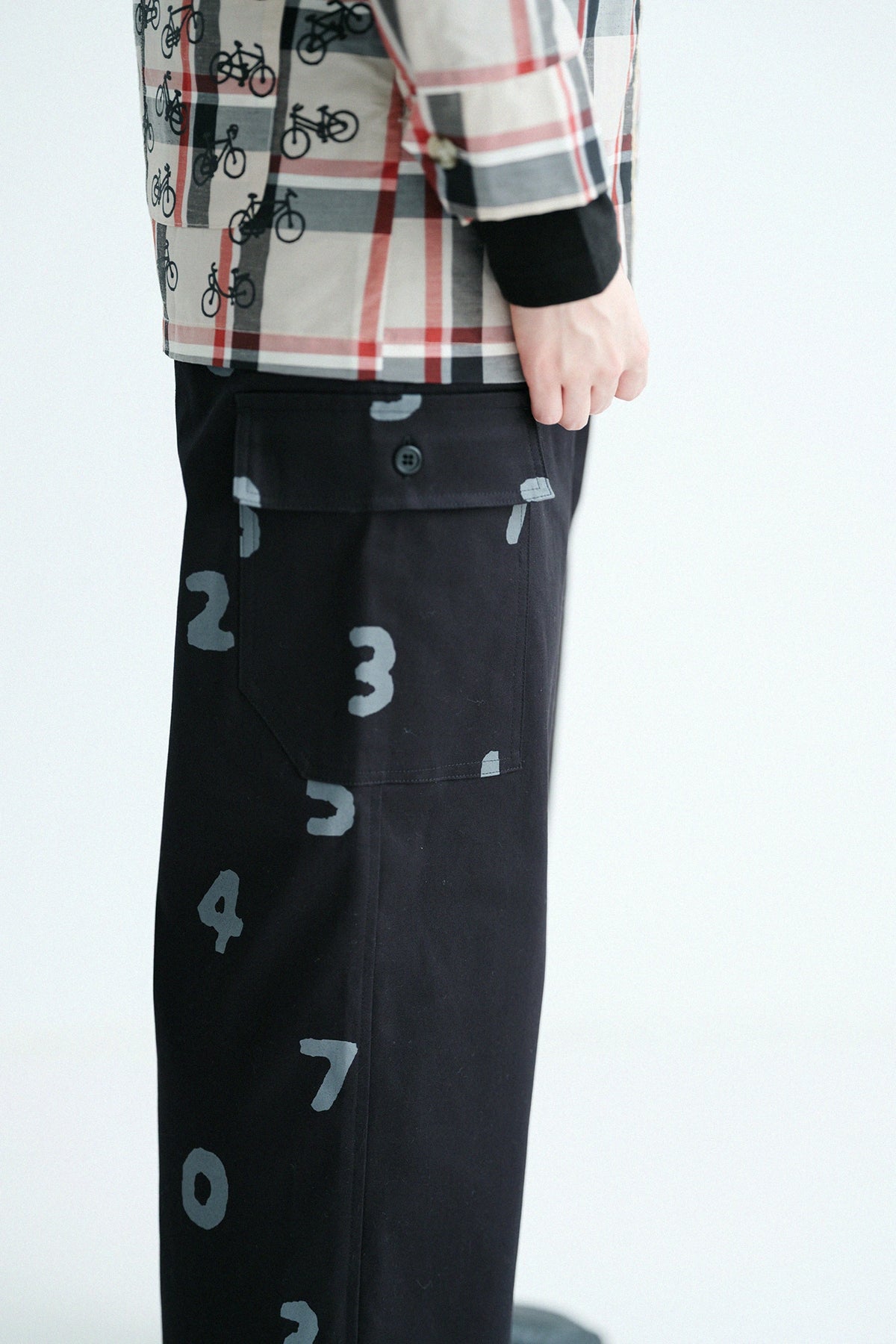[Expédition prévue vers le 10 mars] Pantalon cargo en tissu chino stretch/Noir x SO-SU-U