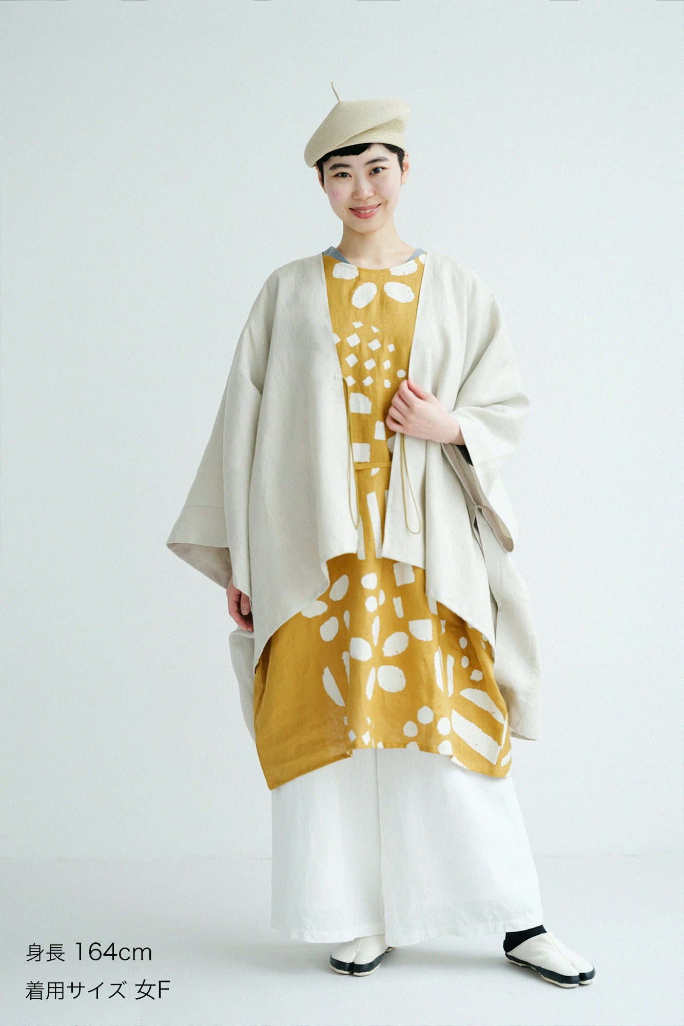 【Scheduled to ship around Mar 3】Linen Kisaragi Poncho／Greyish White