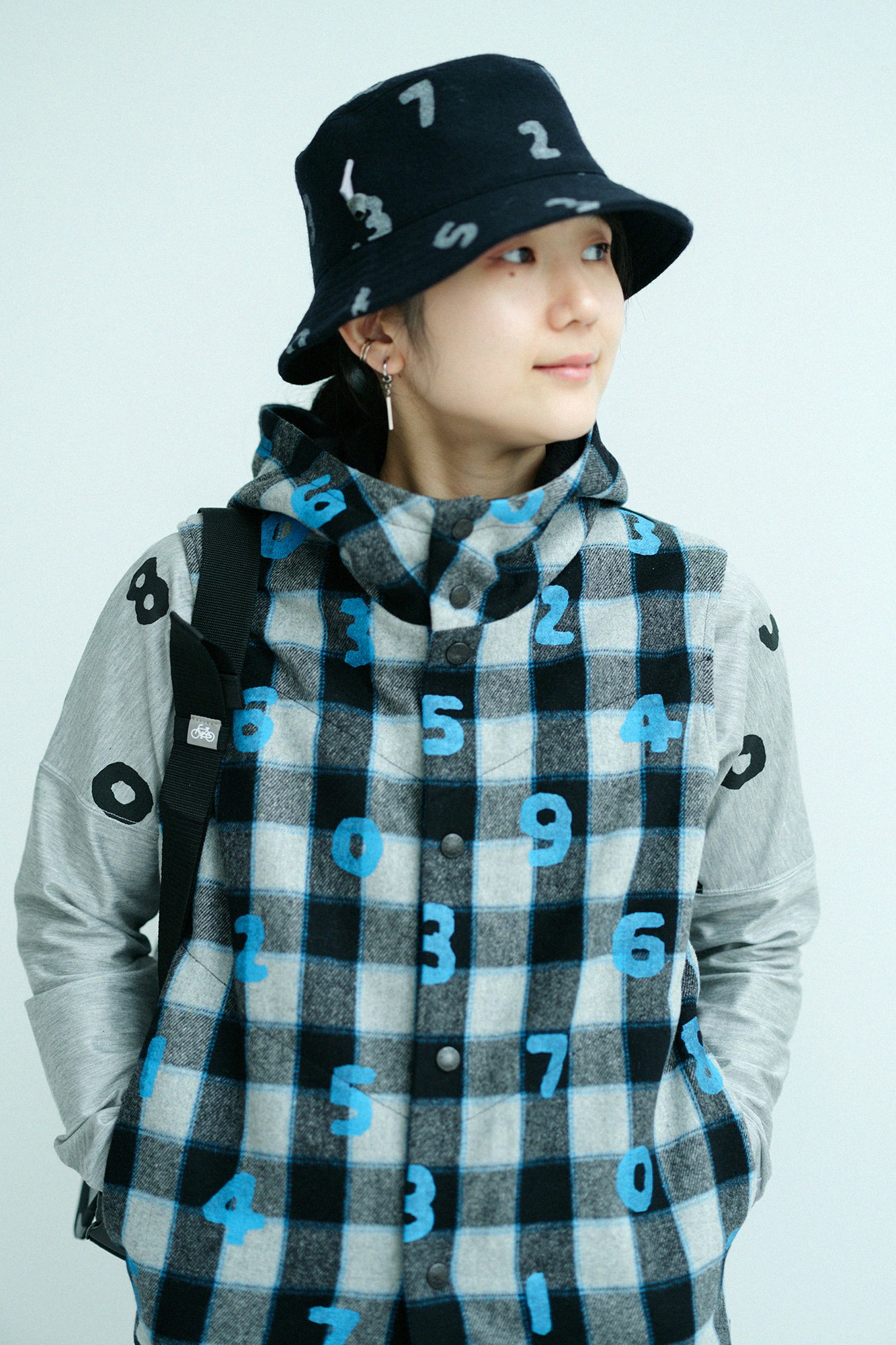 ウールチェック×ボア BIKEフードベスト／SO-SU-U ブルーブラック