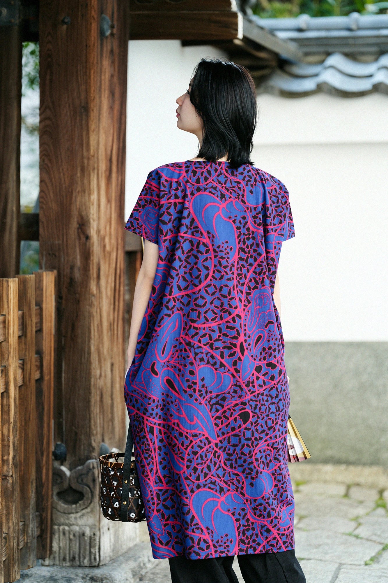 [Versand voraussichtlich um den 21. April] Takashima Chijimi 20/20 Rechteckiges Gewand/blau-rote Jaguare