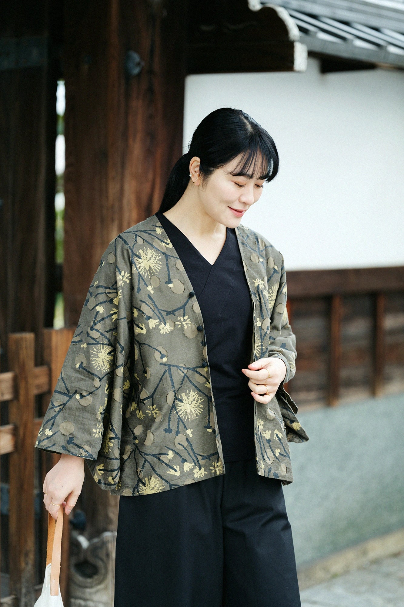 [Versand voraussichtlich ab 3. März] Katzencape Hatsuki/Spazierweg (Sanpomichi) Moosgrün (Kokeiro) 