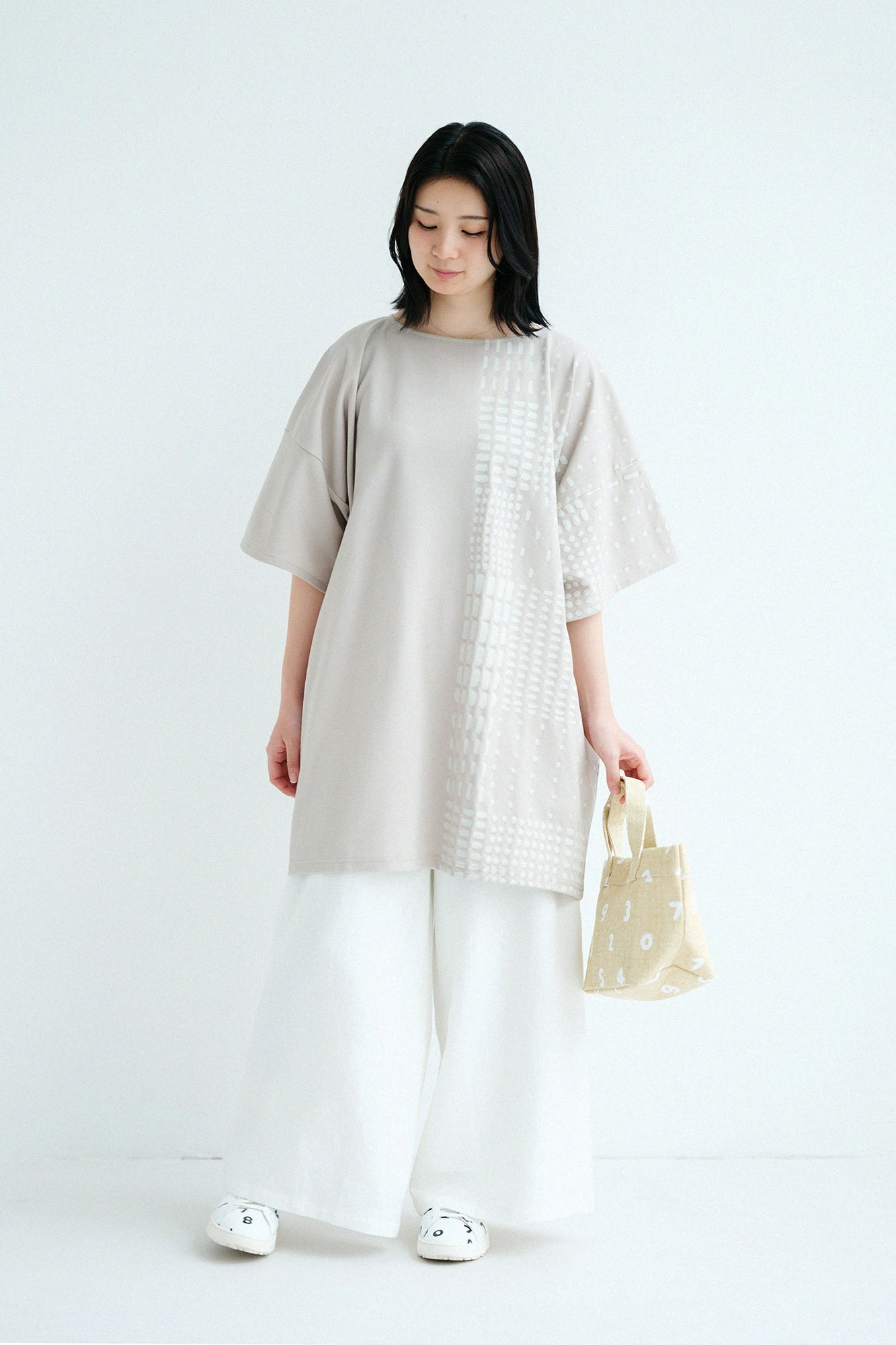 'Height:'162 cm,'WearsTaille : »Women F
