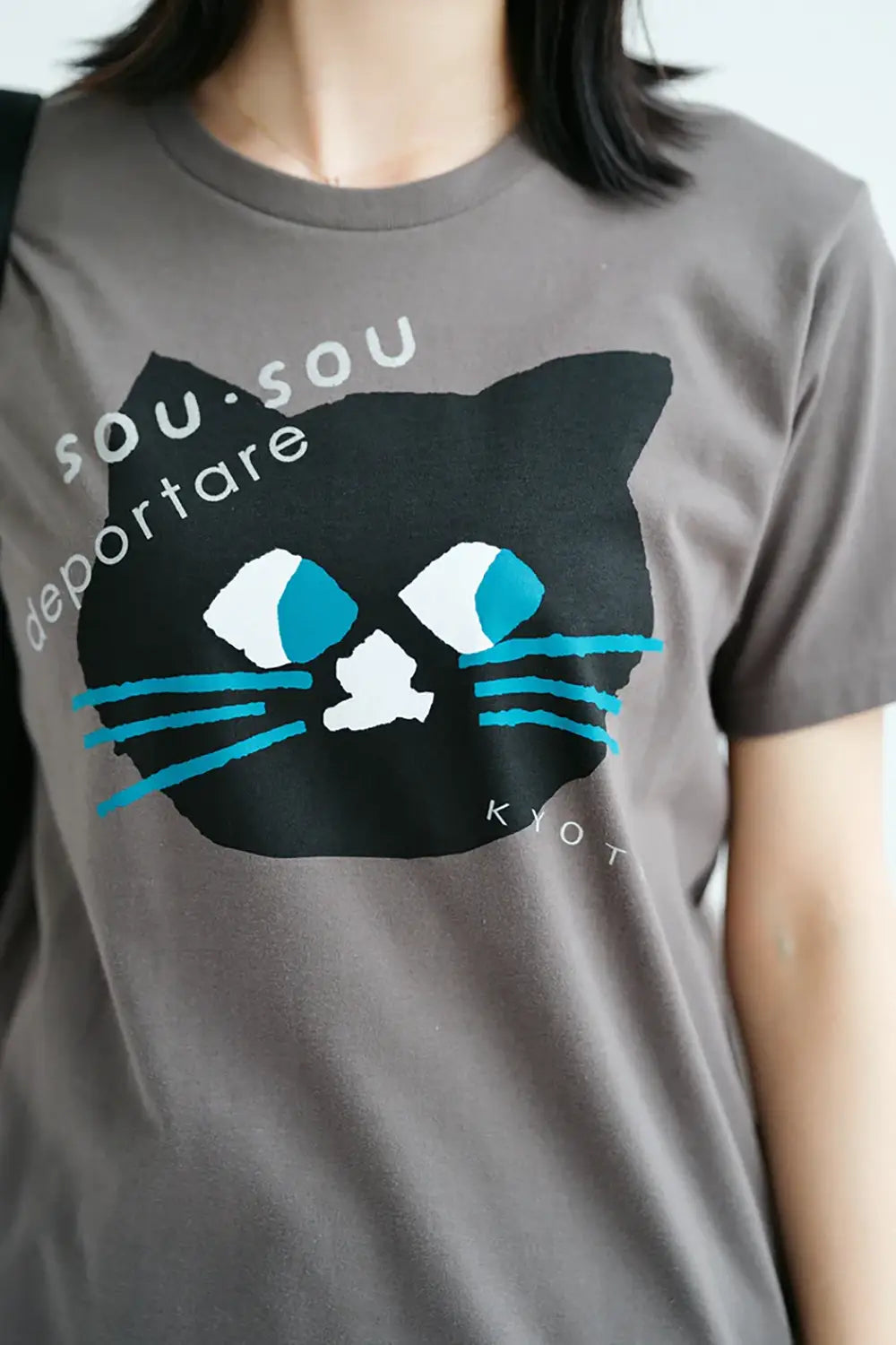 【6月30日頃発送予定】depoニャン 半袖Tシャツ[5.0]／チャコール