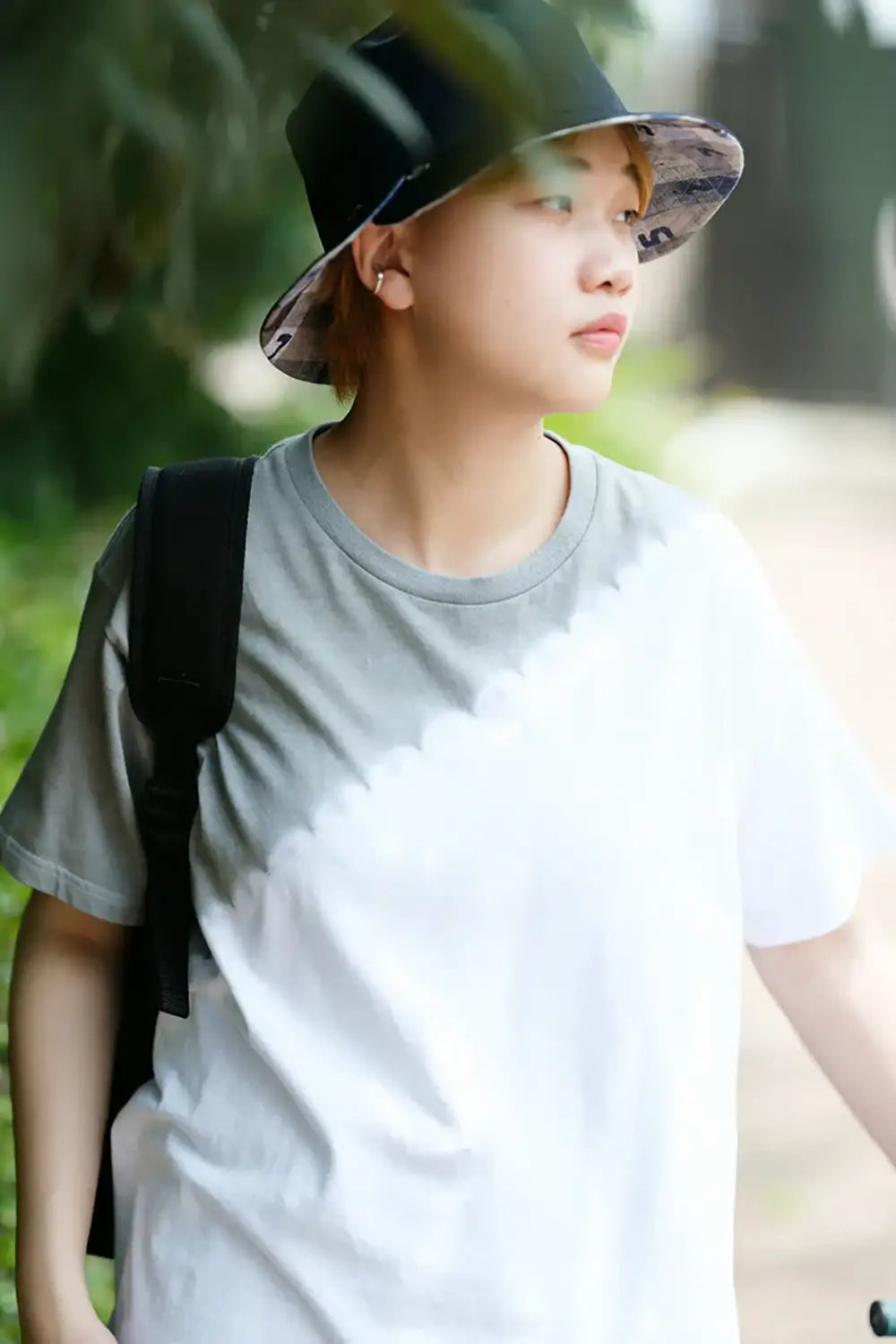 【6月30日頃発送予定】近清絞り 染め分け半袖Tシャツ[5.0]／メッセンジャー ホワイト×グレー