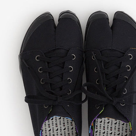 Split Toe Tabi Sneaker