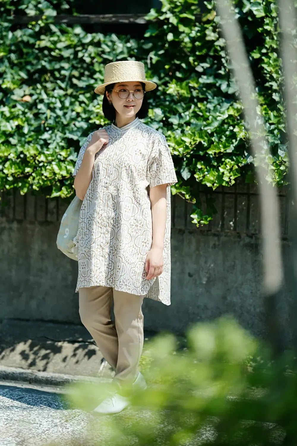 【7月9日頃発送予定】リネン グランチュニック 半袖シャツ R.H／透かし文様（すかしもんよう）キャメルストライプ