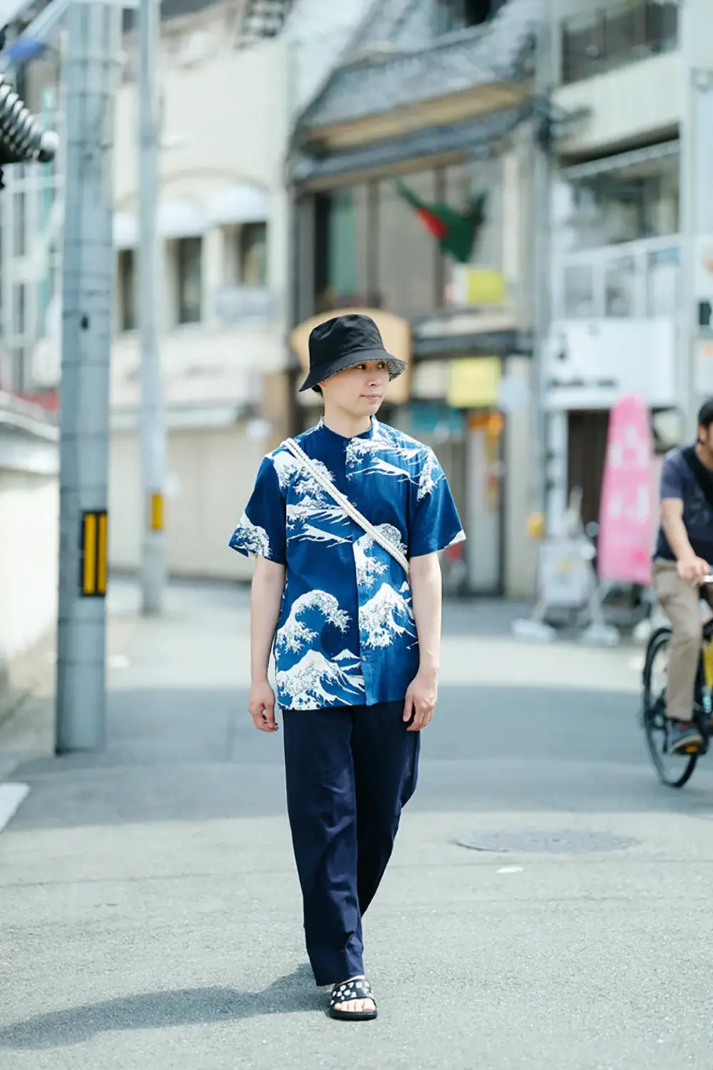 【7月7日頃発送予定】高島縮 20/20 藍捺染 スタンドカラー半袖シャツSP 2.0／北斎（ほくさい） 神奈川沖浪裏（かながわおきなみうら） 写し（うつし）